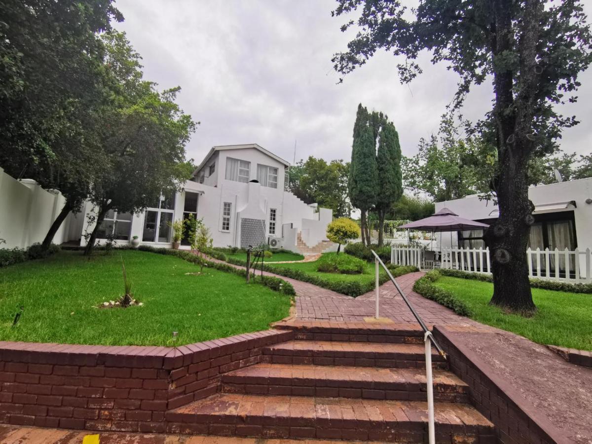 Muco Guest House ヨハネスブルグ エクステリア 写真
